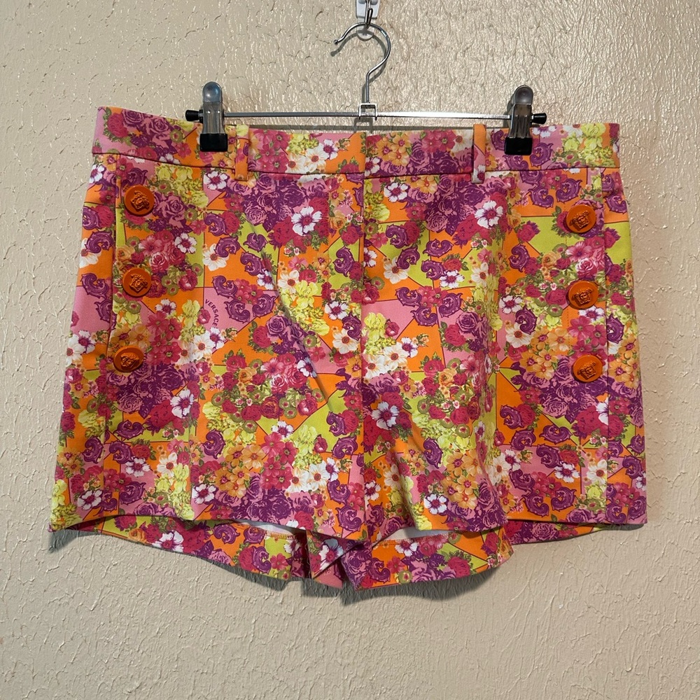 Versace Shorts Floral Size 46 Size 10 Luxury‎